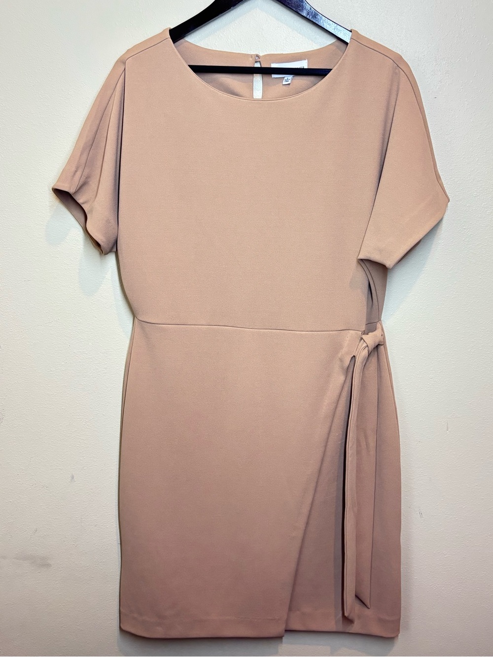 Gibson Latiner Classic Short Sleeve Wrap Shift Dress, tan, L, interview dress